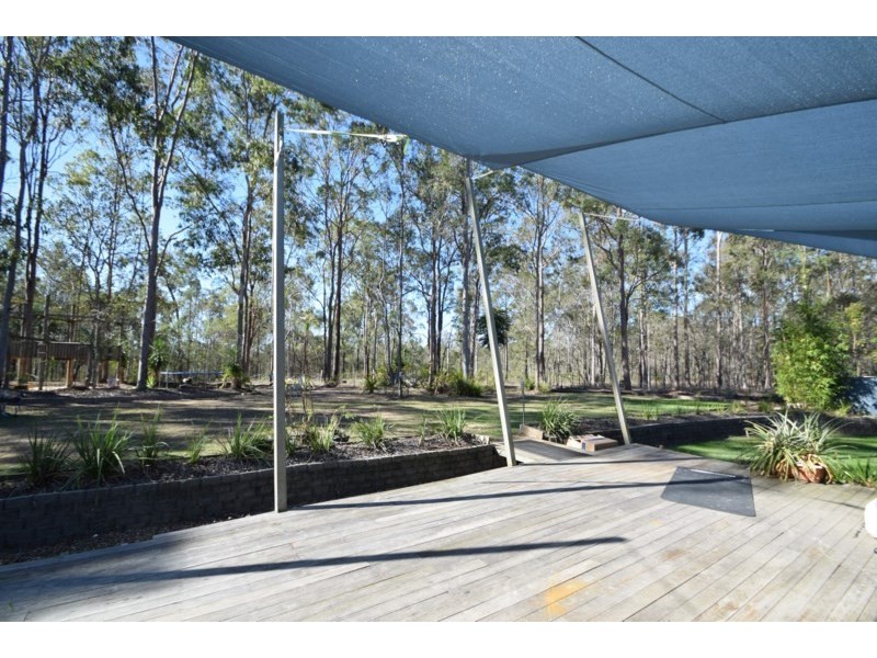 190 Edinburgh Drive, Mount Hallen QLD 4312