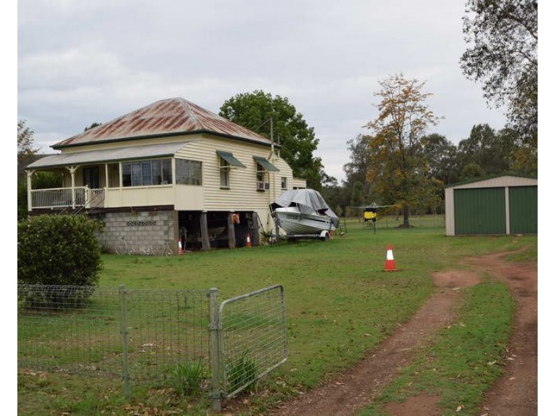 16 Latters Lane, Esk QLD 4312