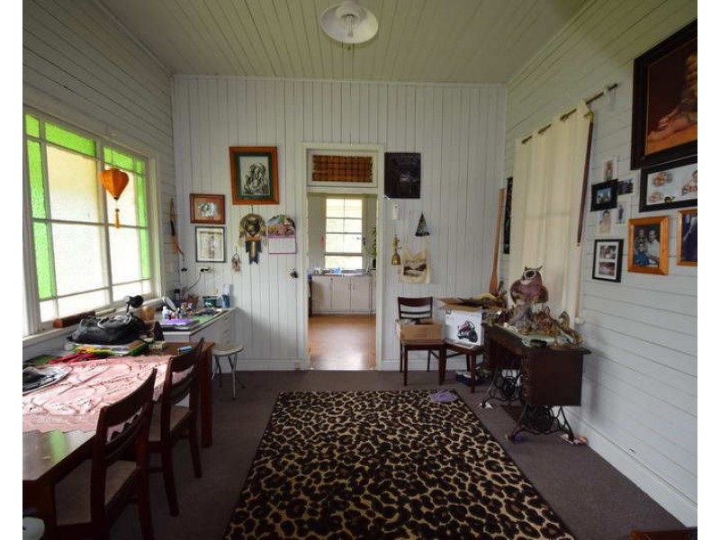 16 Latters Lane, Esk QLD 4312