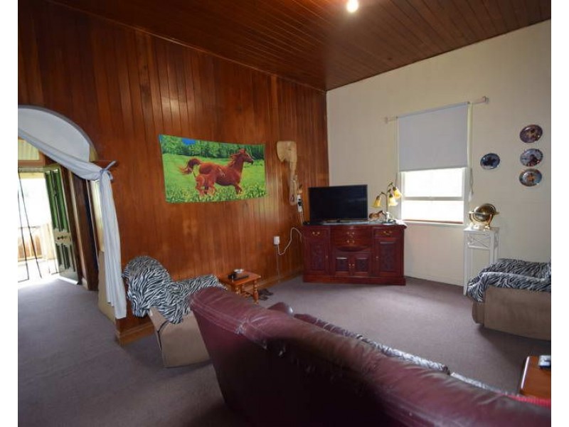 16 Latters Lane, Esk QLD 4312