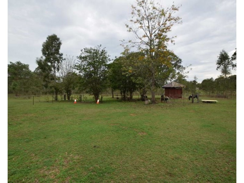 16 Latters Lane, Esk QLD 4312