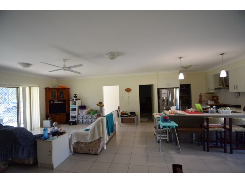 189 Edinburgh Drive, Mount Hallen QLD 4312