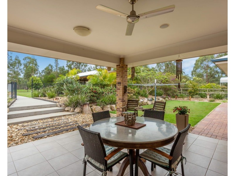 48 Essex Court, Mount Hallen QLD 4312