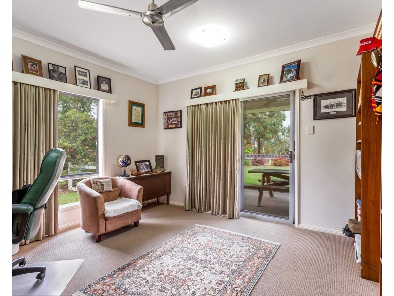 48 Essex Court, Mount Hallen QLD 4312