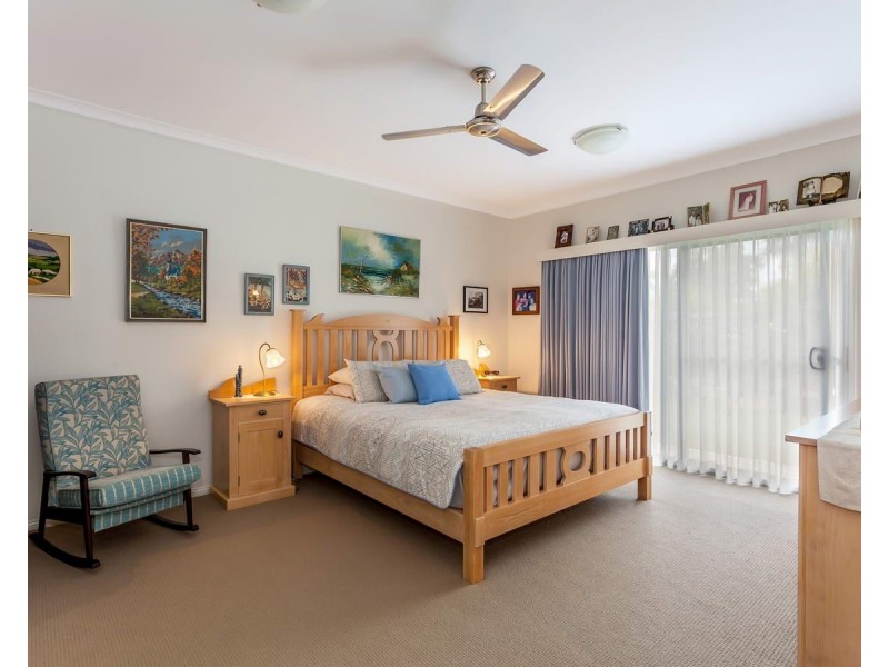 48 Essex Court, Mount Hallen QLD 4312