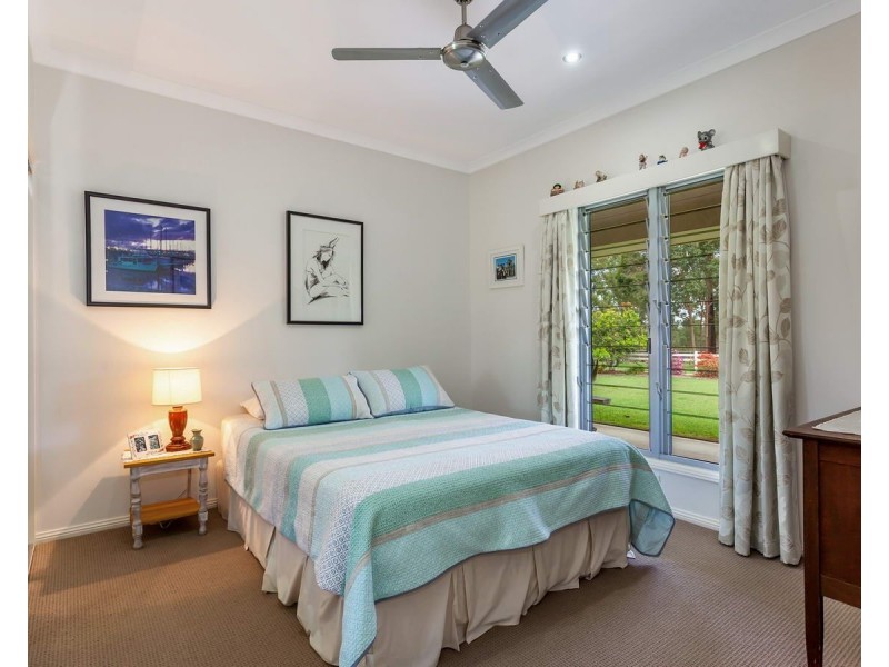 48 Essex Court, Mount Hallen QLD 4312