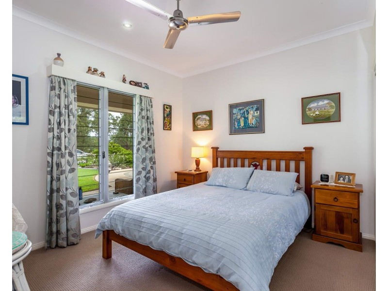 48 Essex Court, Mount Hallen QLD 4312