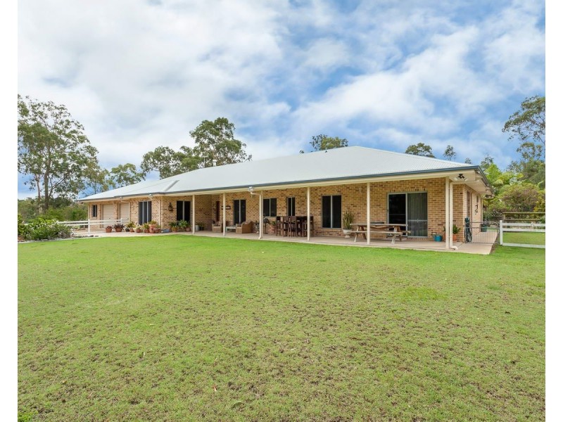 48 Essex Court, Mount Hallen QLD 4312