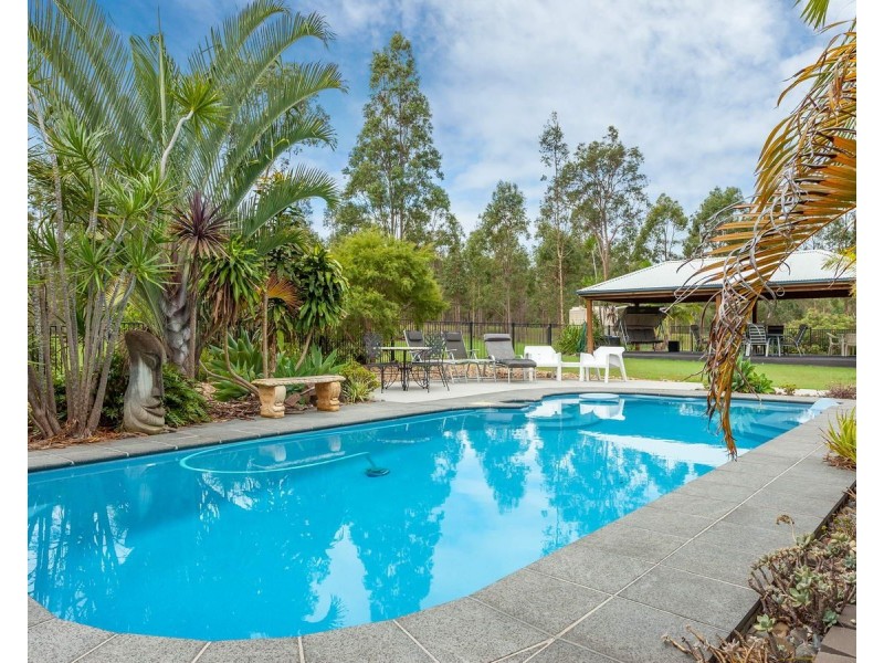 48 Essex Court, Mount Hallen QLD 4312