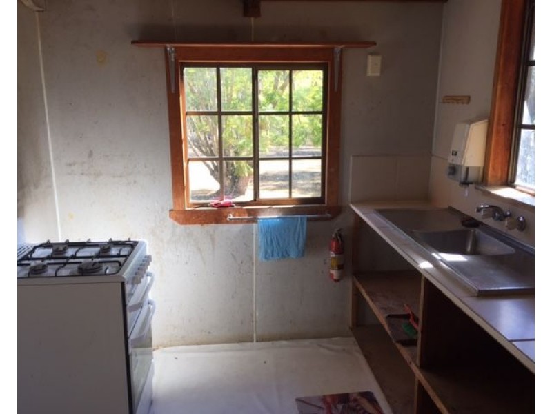 36 Pine Crescent, Esk QLD 4312