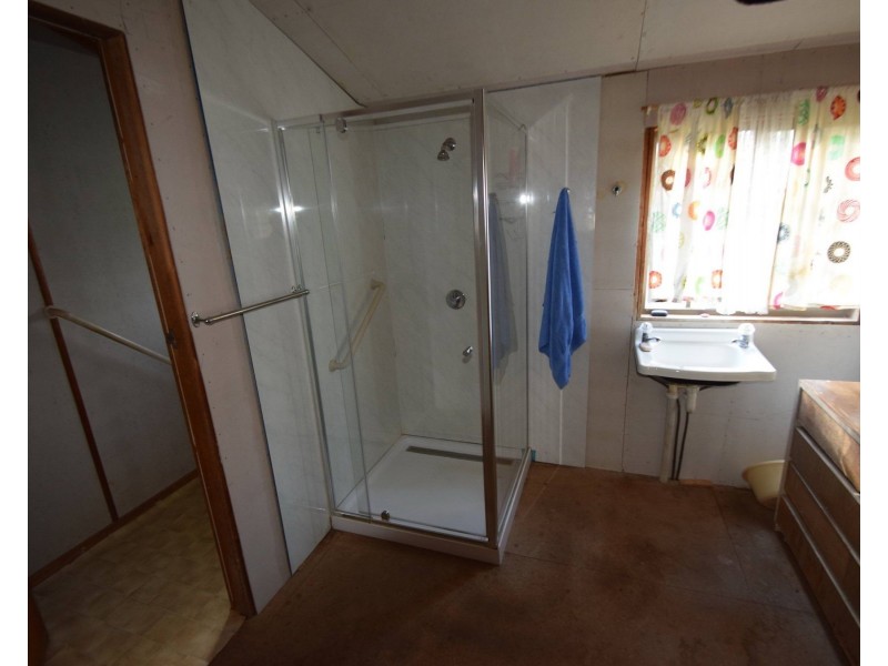 36 Pine Crescent, Esk QLD 4312