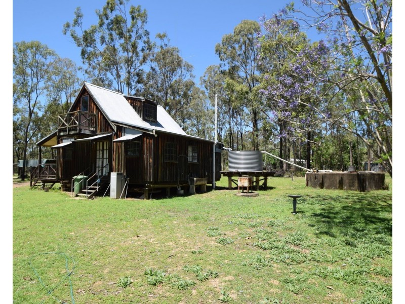 36 Pine Crescent, Esk QLD 4312