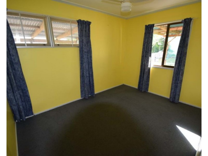 16 Short Street, Esk QLD 4312