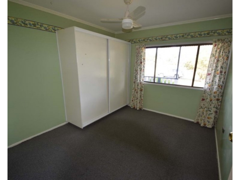 16 Short Street, Esk QLD 4312