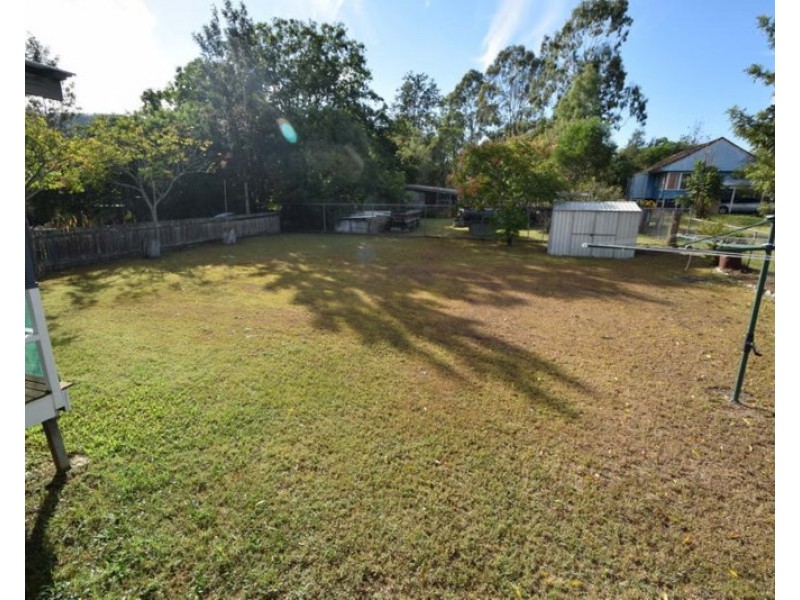 16 Short Street, Esk QLD 4312