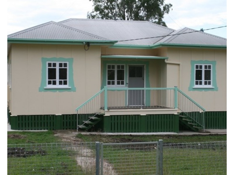 73 Dingyarra Street, Toogoolawah QLD 4313