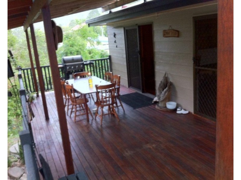 9 Jubilee Street, Somerset Dam QLD 4312