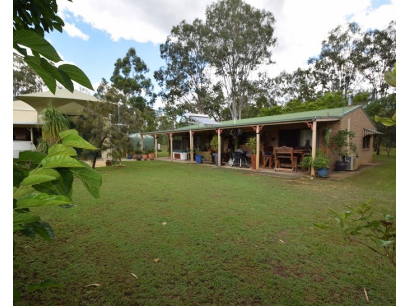 72 Creek Street, Esk QLD 4312
