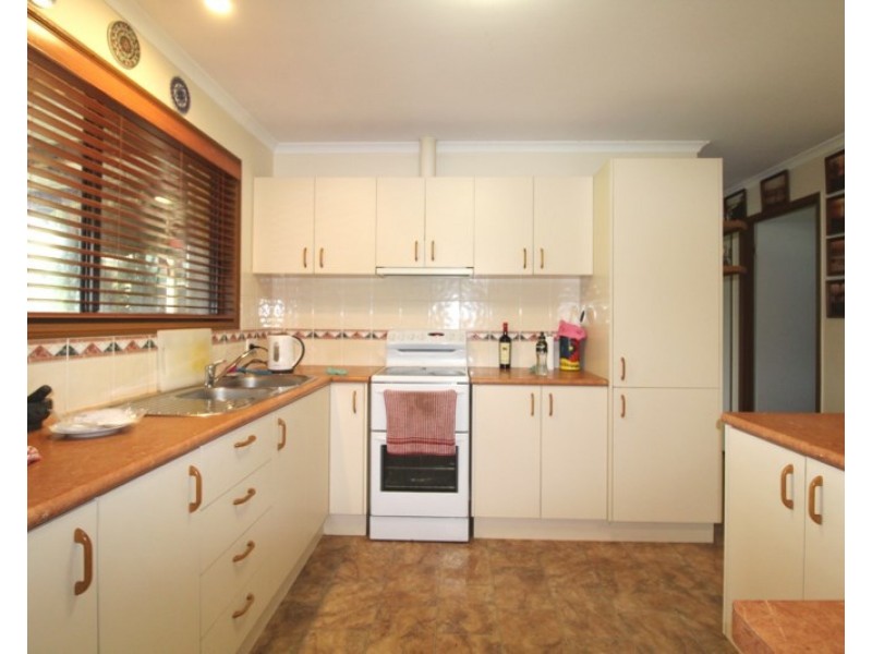 72 Creek Street, Esk QLD 4312