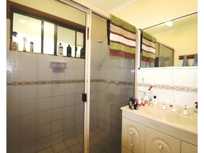 72 Creek Street, Esk QLD 4312