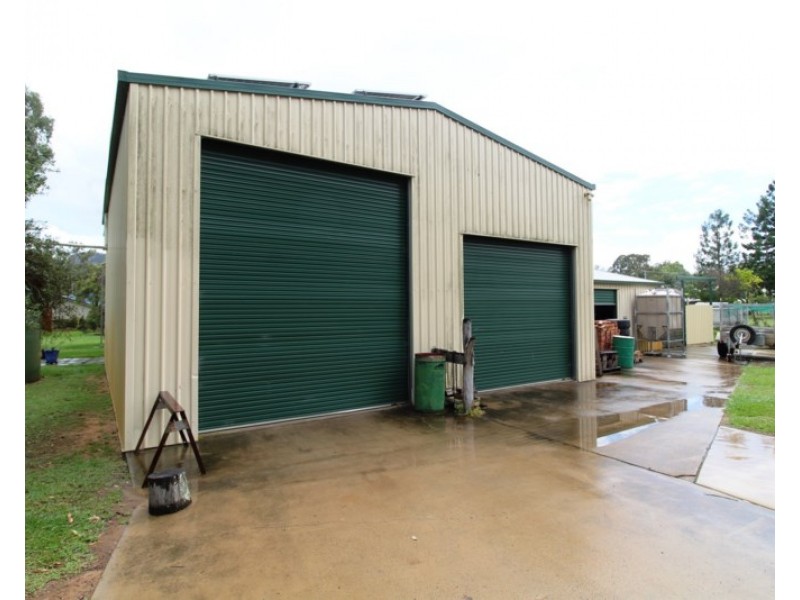 72 Creek Street, Esk QLD 4312