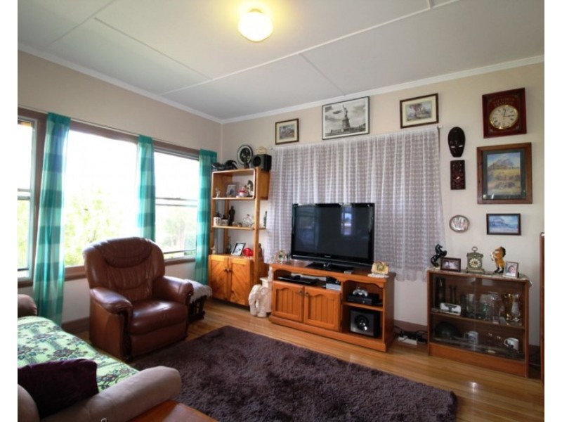 19 Alexandra Street, Toogoolawah QLD 4313