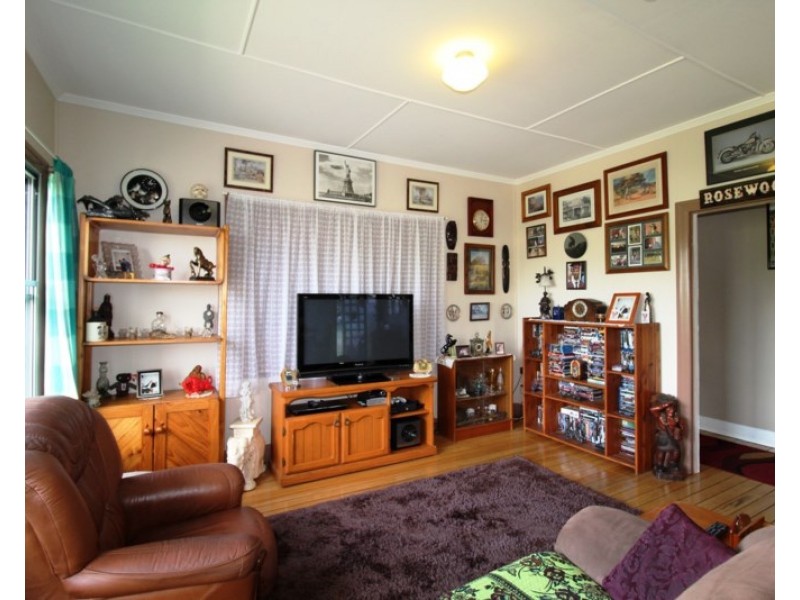 19 Alexandra Street, Toogoolawah QLD 4313