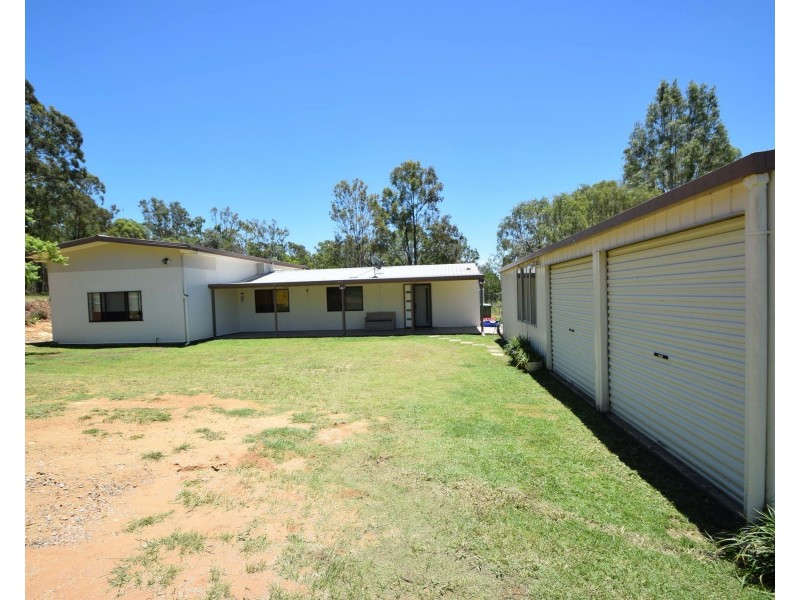 102 Pine Crescent, Esk QLD 4312
