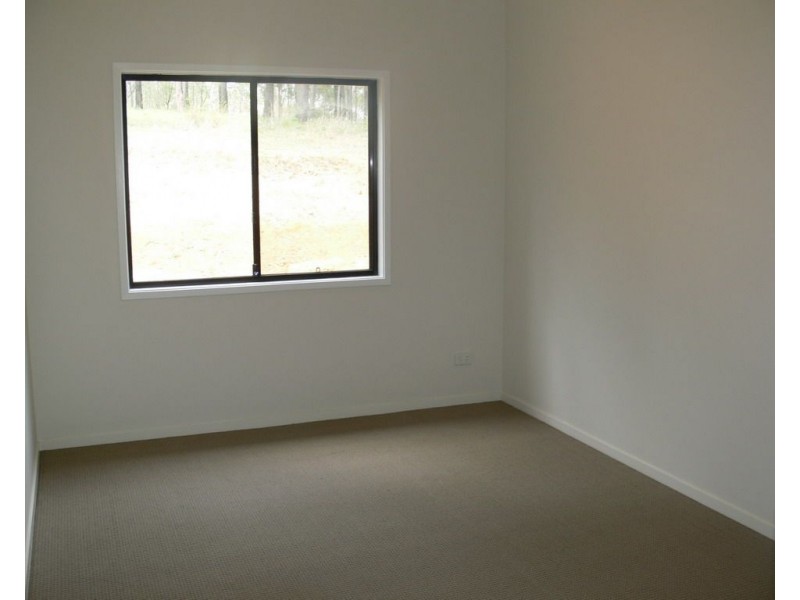 102 Pine Crescent, Esk QLD 4312