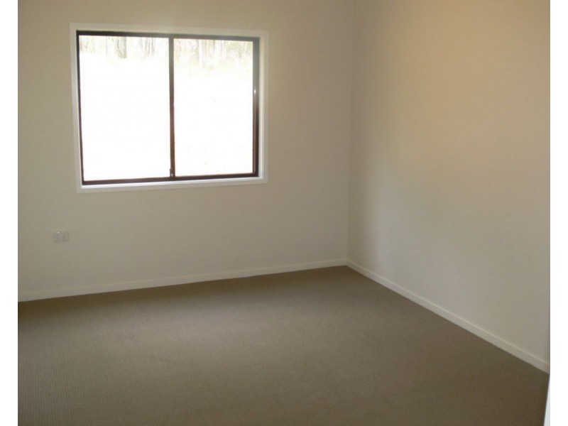 102 Pine Crescent, Esk QLD 4312