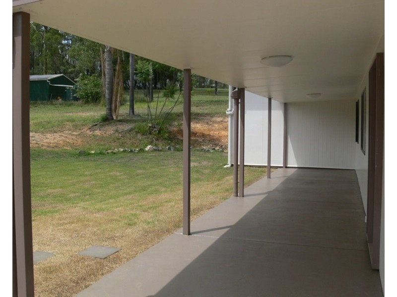 102 Pine Crescent, Esk QLD 4312