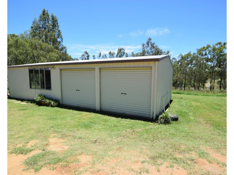 102 Pine Crescent, Esk QLD 4312