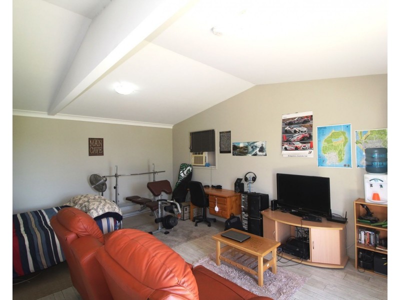 11 Alexandra Street, Toogoolawah QLD 4313