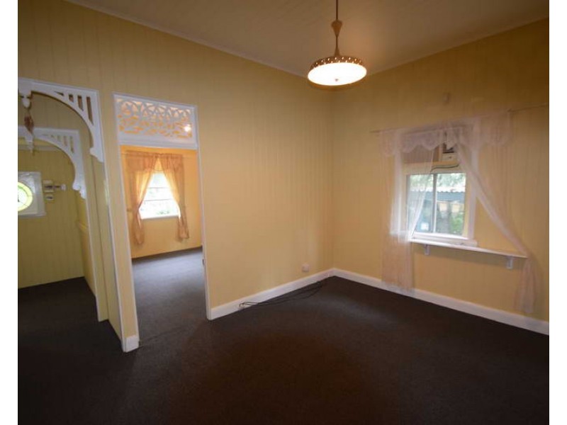 76 Dunlop Road, Esk QLD 4312