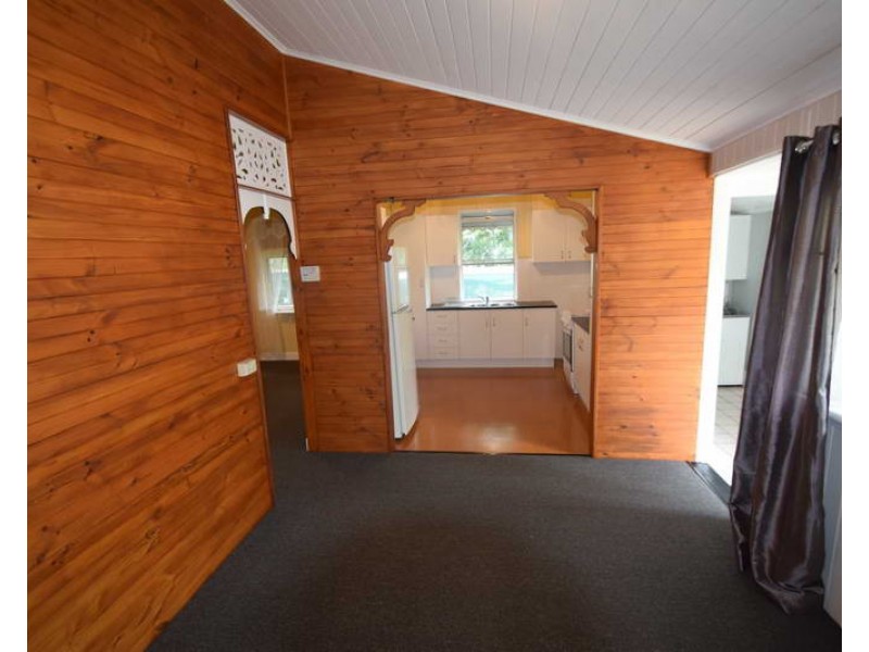 76 Dunlop Road, Esk QLD 4312