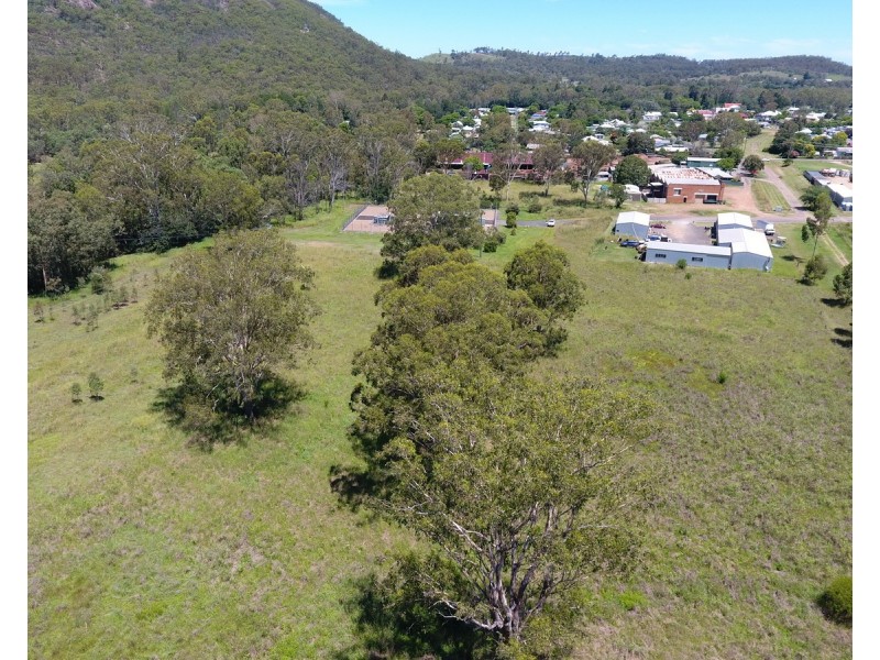 21 Peters Street, Esk QLD 4312