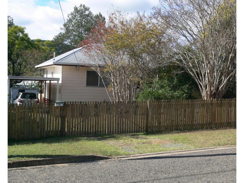 22 Down Street, Esk QLD 4312
