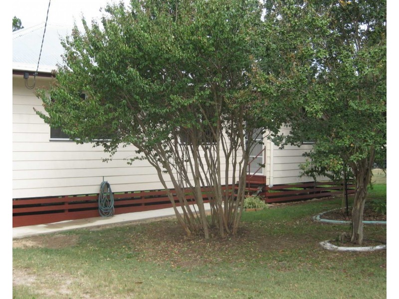 22 Down Street, Esk QLD 4312
