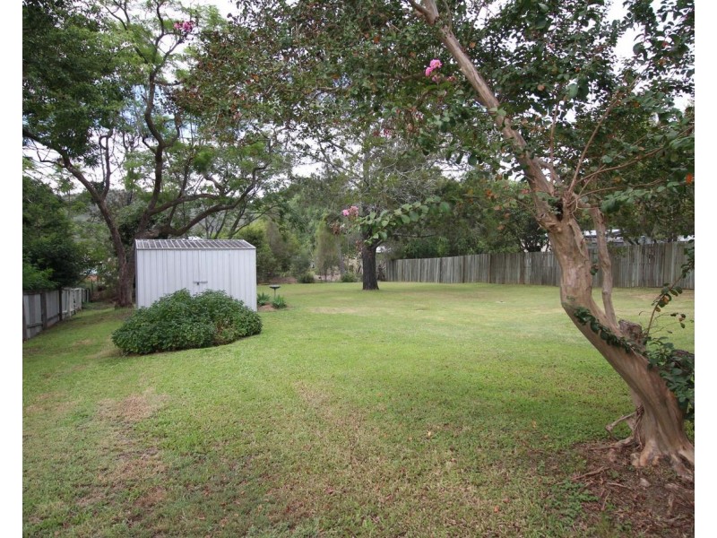 22 Down Street, Esk QLD 4312