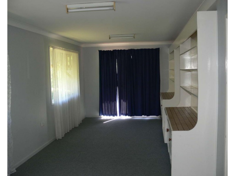 42 Barbour Street, Esk QLD 4312