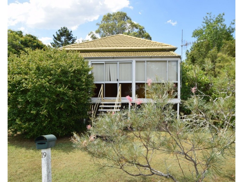 19 Barbour Street, Esk QLD 4312