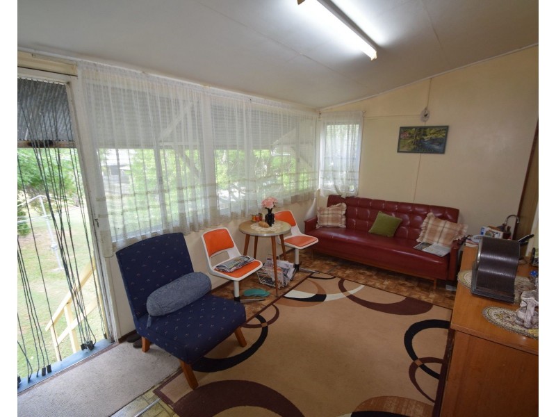19 Barbour Street, Esk QLD 4312