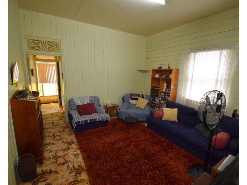 19 Barbour Street, Esk QLD 4312