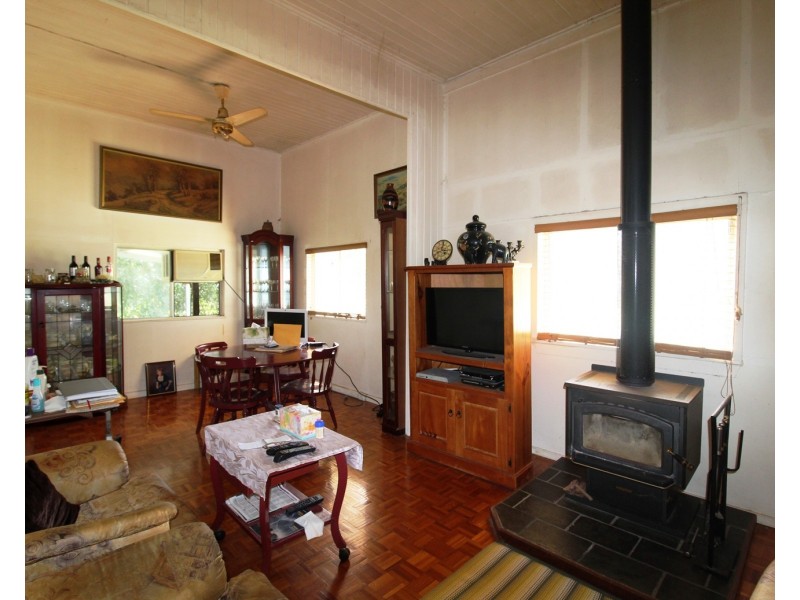 11-13 William Street, Linville QLD 4306