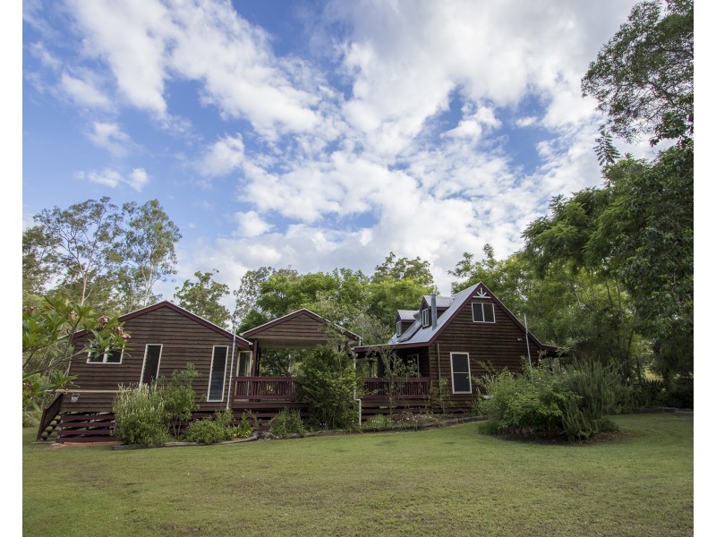 33 Countess Court, Mount Hallen QLD 4312