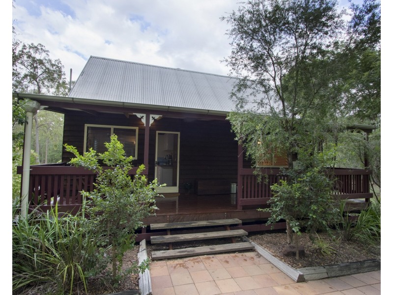 33 Countess Court, Mount Hallen QLD 4312