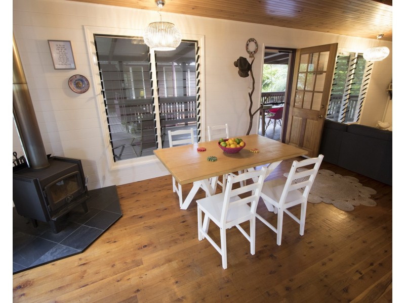 33 Countess Court, Mount Hallen QLD 4312