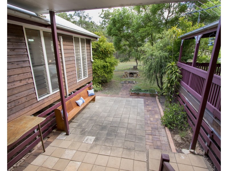 33 Countess Court, Mount Hallen QLD 4312
