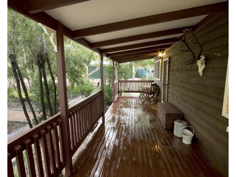 33 Countess Court, Mount Hallen QLD 4312
