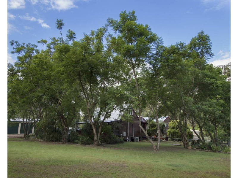 33 Countess Court, Mount Hallen QLD 4312
